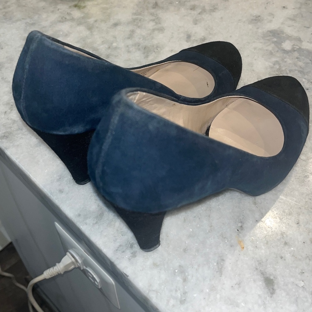 Franco Sarto Women's Navy and Black Round Toe Suede Heels - Picture 7 of 7